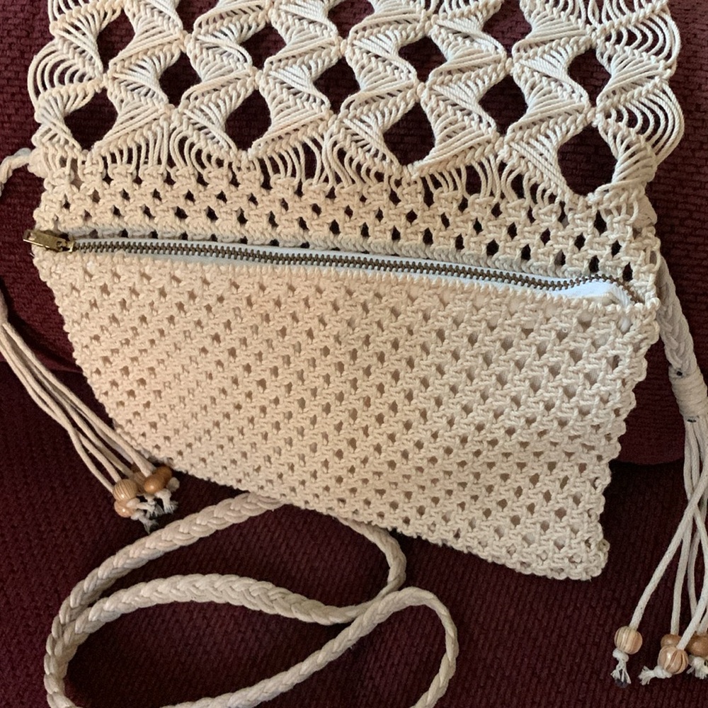 Elegant Cream Macramé Boho Crossbody Shoulder Bag with Beaded Tassels Zip Close - Picture 4 of 11